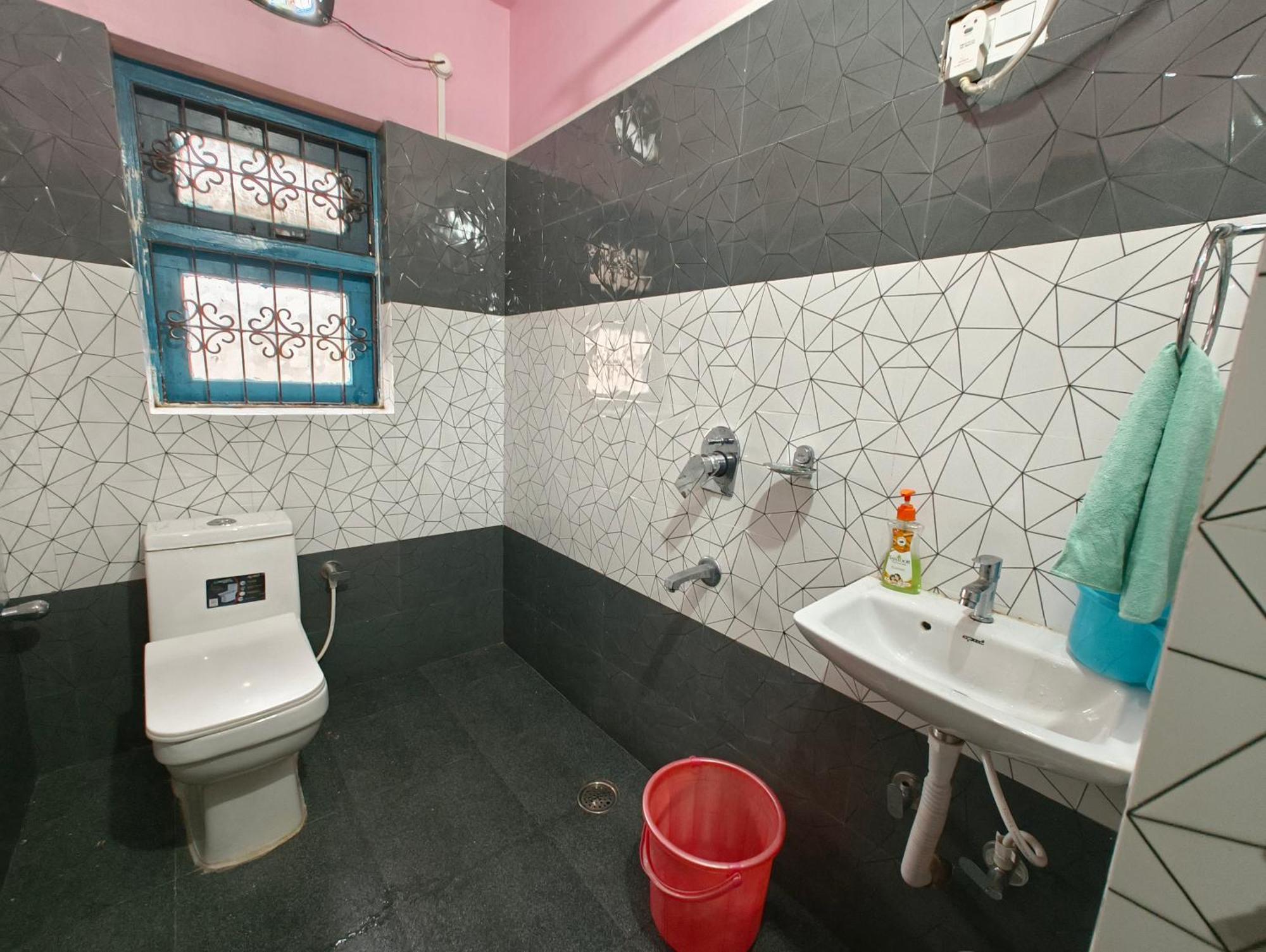 Anjali Homestay - 10 Mins From Airport Siliguri Dış mekan fotoğraf